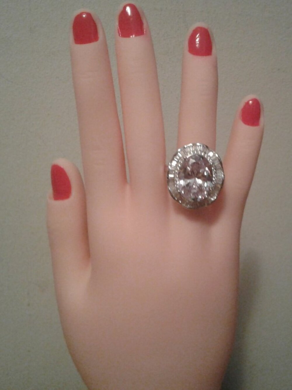 BJH948 Bella Luce Oval NWOT Platinum Plated Cocktail Ring 16.65ctw. Size 10